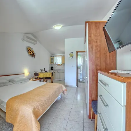 Holiday home Seaside House Banjole, Pula - 21406 *